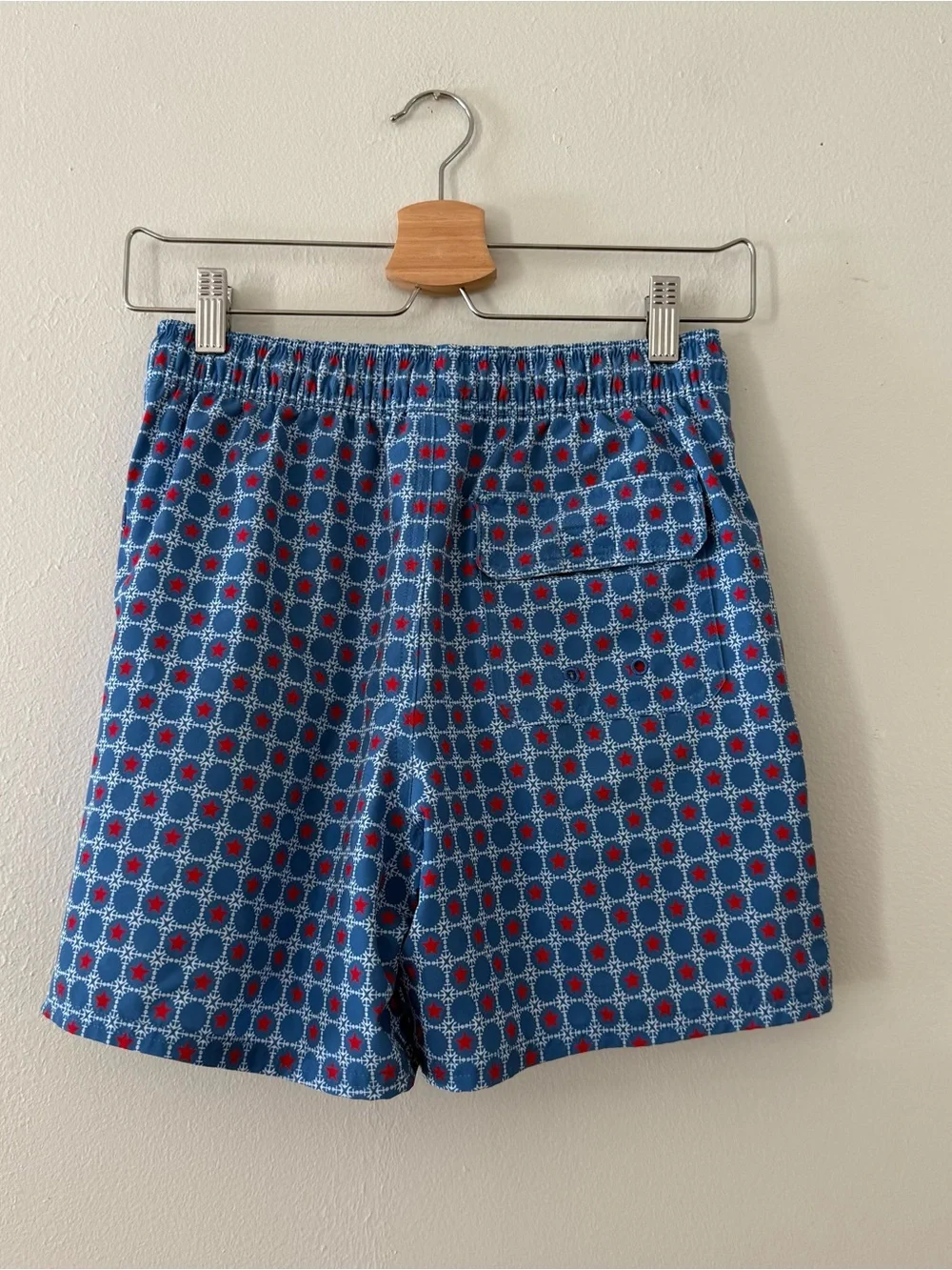 Vineyard Vines Boys Swim Shorts Stars Blue Red White Mesh Lined Size M. In good